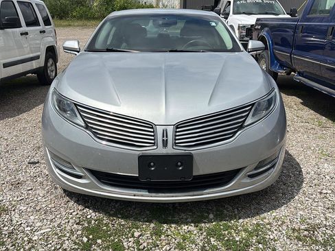 Used 2014 Lincoln MKZ FWD image 1