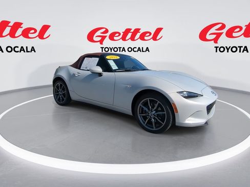 Used 2018 MAZDA MX-5 Miata Grand Touring image 2