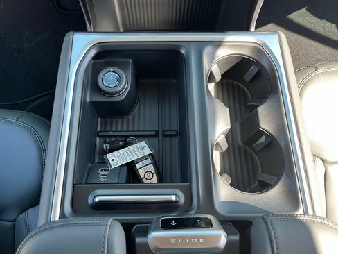 New 2026 Ford Expedition Active RWD image 17