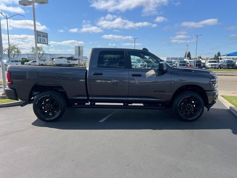 Used 2025 RAM 2500 Big Horn AWD/4WD image 14
