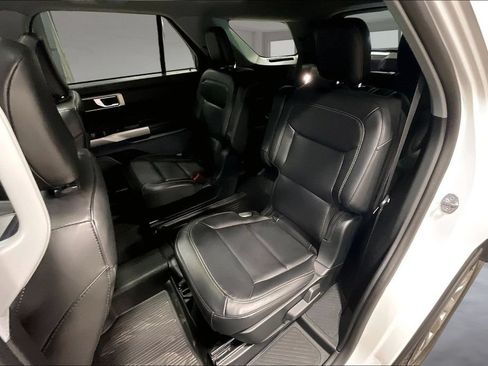 Used 2023 Ford Explorer XLT w/ Equipment Group 202A AWD/4WD image 23