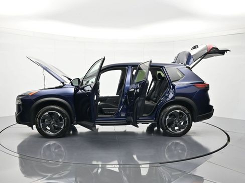 Certified 2024 Nissan Rogue SV FWD image 46