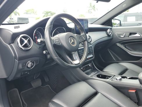 Used 2018 Mercedes-Benz GLA 250 image 11