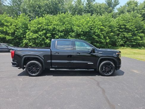 Used 2024 GMC Sierra 1500 Elevation w/ LPO, Elevation Black Package AWD/4WD image 9