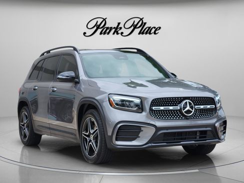 Used 2025 Mercedes-Benz GLB 250 image 4