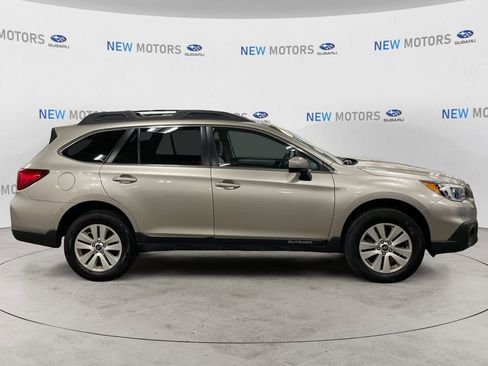 Used 2017 Subaru Outback 2.5i Premium AWD/4WD image 6