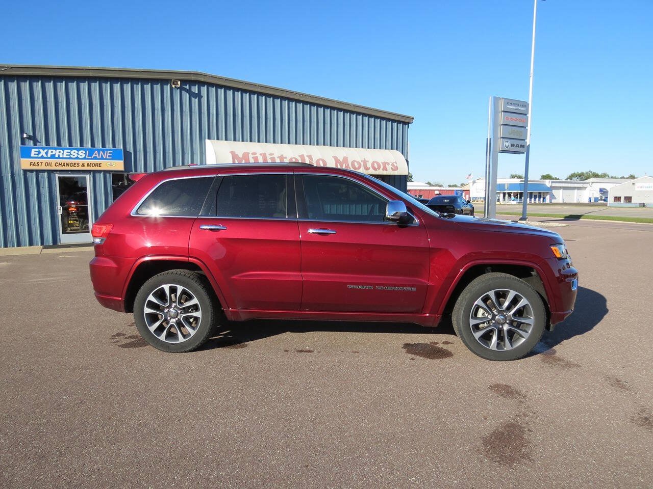 Used 2017 Jeep Grand Cherokee Overland AWD/4WD image 1