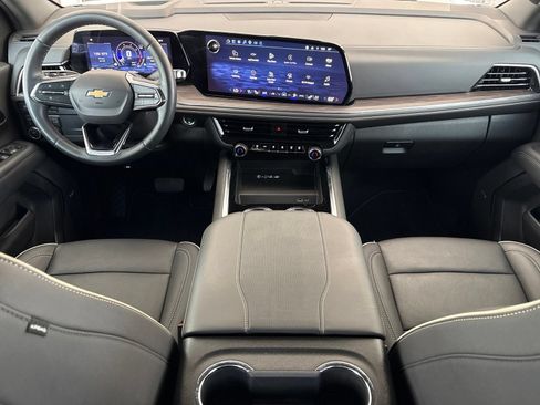 Used 2025 Chevrolet Tahoe Premier AWD/4WD image 25