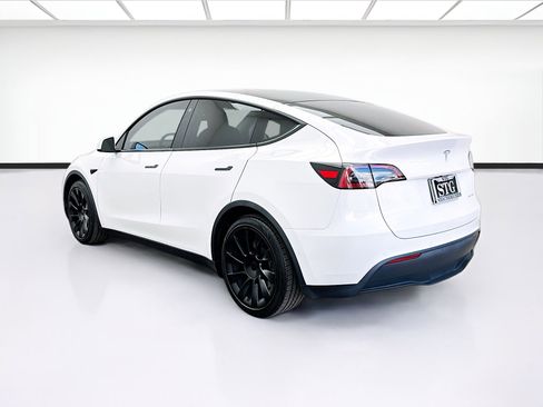 Used 2021 Tesla Model Y Long Range image 6