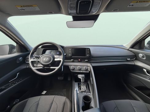 New 2026 Hyundai Elantra SE FWD image 9