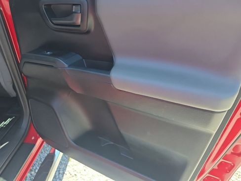 Certified 2019 Toyota Tacoma SR w/ SR Convenience Package AWD/4WD image 16
