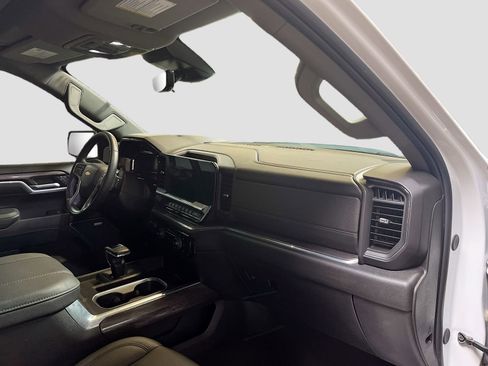 Used 2025 Chevrolet Silverado 1500 LTZ w/ LTZ Premium Package image 30