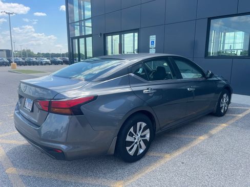 Used 2024 Nissan Altima 2.5 S FWD image 2