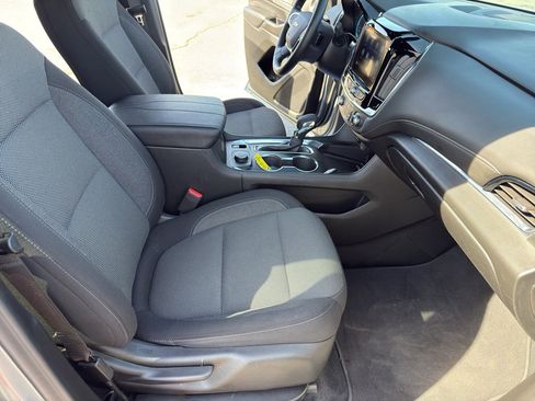 Used 2023 Chevrolet Traverse LT image 31