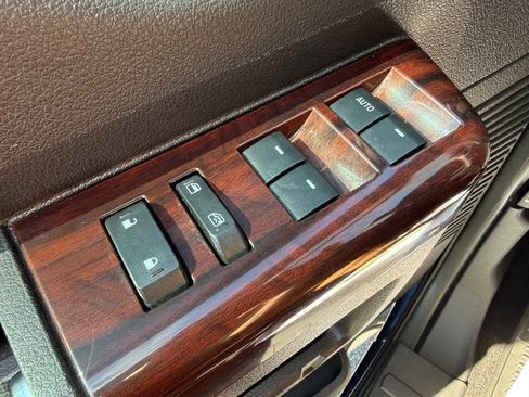 Used 2010 Ford F250 Lariat image 15