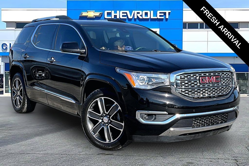 Used 2018 GMC Acadia Denali w/ Technology Package AWD/4WD image 1