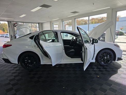 Certified 2025 Toyota Camry SE image 18