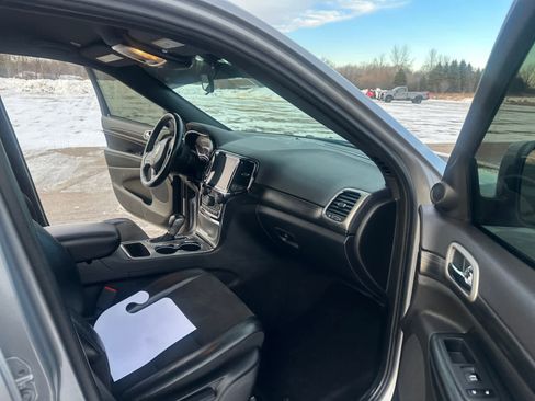 Used 2021 Jeep Grand Cherokee Laredo X image 17