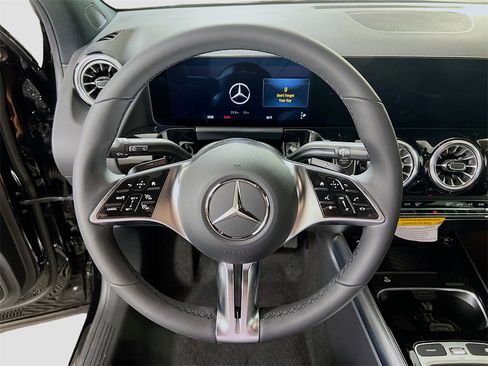 New 2025 Mercedes-Benz GLA 250 4MATIC image 13