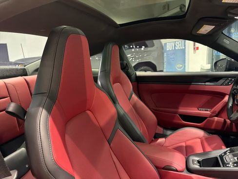 Used 2025 Porsche 911 GTS image 31