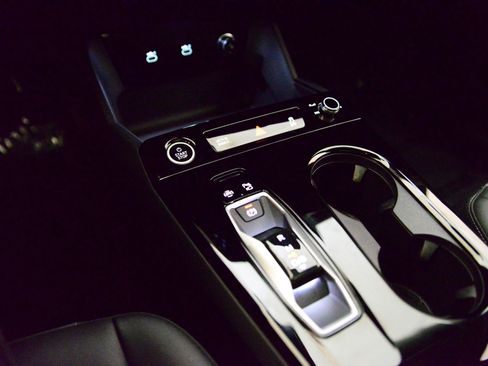 Certified 2025 Audi Q6 e-tron Premium w/ Convenience Package image 28