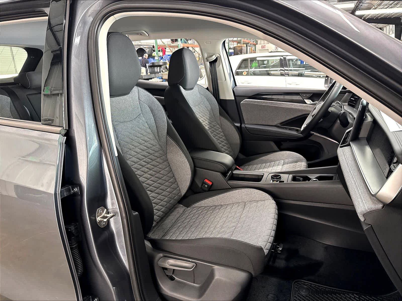 New 2026 Volkswagen Tiguan S FWD image 10