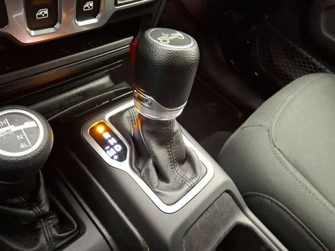 Used 2018 Jeep Wrangler Sport S image 12