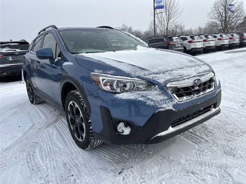 Used 2023 Subaru Crosstrek 2.0i Premium image 2