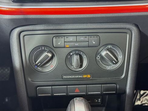 Used 2016 Volkswagen Beetle 1.8T SE image 15