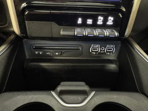 Used 2019 RAM 1500 Laramie AWD/4WD image 16