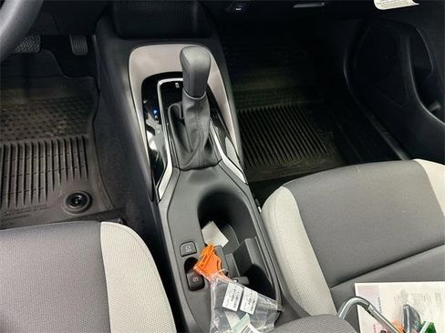Used 2025 Toyota Corolla LE w/ Convenience Package image 20