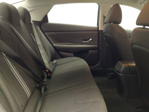 Used 2023 Hyundai Elantra SEL image 19