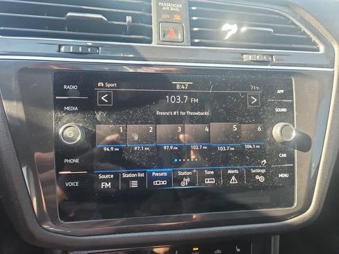Used 2023 Volkswagen Tiguan SE AWD/4WD image 16