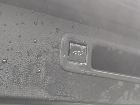 Used 2023 Toyota Highlander XLE image 44