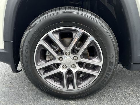 Used 2018 Jeep Compass Latitude w/ Popular Equipment Group FWD image 73