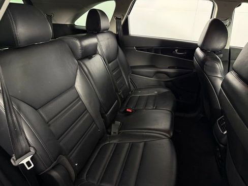 Used 2019 Kia Sorento EX image 18