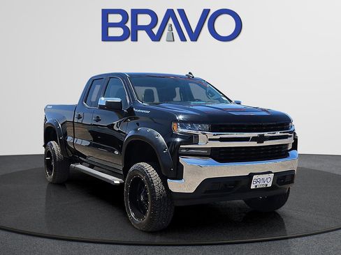 Used 2020 Chevrolet Silverado 1500 LT w/ Trailering Package AWD/4WD image 2