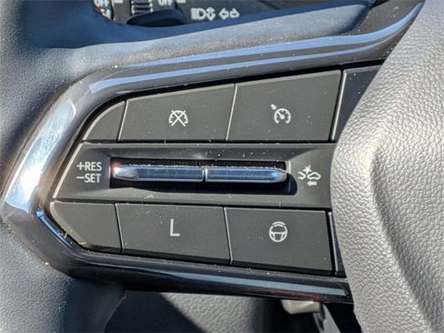 Used 2024 Chevrolet Traverse RS image 19