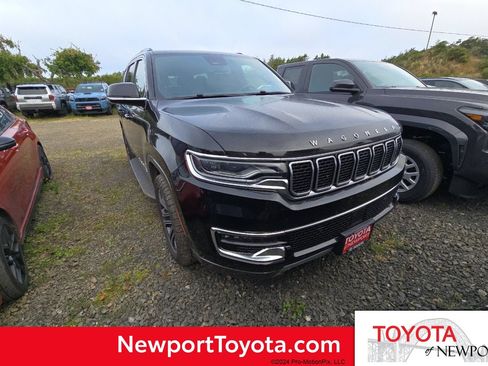 Used 2022 Jeep Wagoneer Series III w/ Rear Seat Video Group 1 AWD/4WD image 1