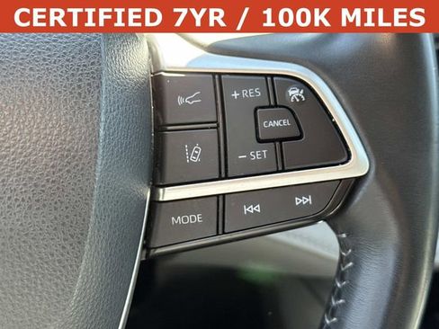 Used 2023 Toyota Highlander XLE FWD image 24
