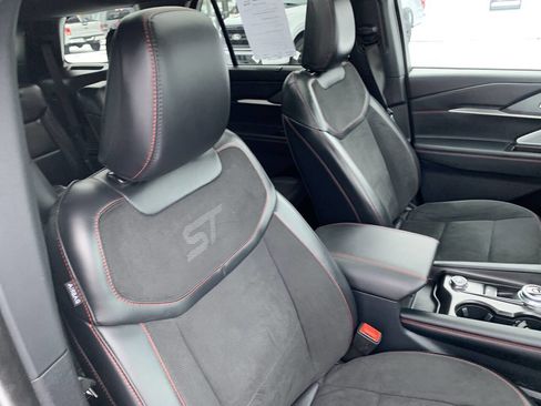 Used 2025 Ford Explorer ST image 35