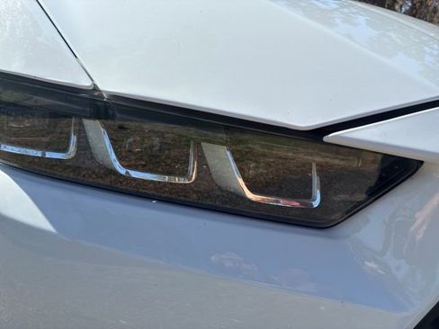 Used 2024 Ford Mustang Premium image 9