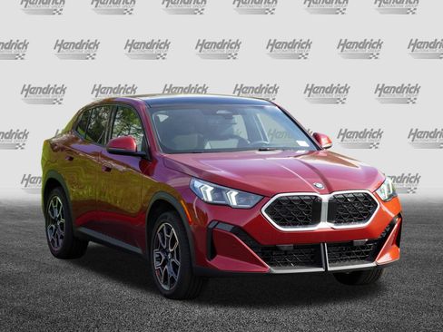 Certified 2025 BMW X2 xDrive28i AWD/4WD image 2