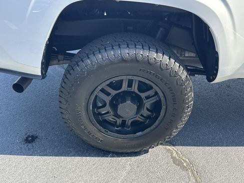Used 2023 Toyota Tacoma SR RWD image 19