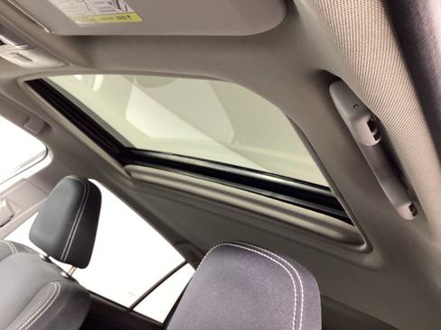 Used 2018 Toyota RAV4 XLE image 17