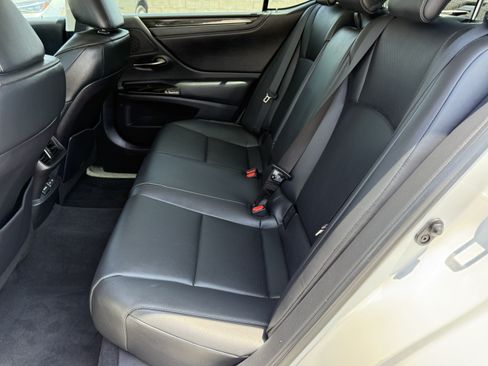 Certified 2024 Lexus ES 350 w/ Accessory Package (Z2) FWD image 29