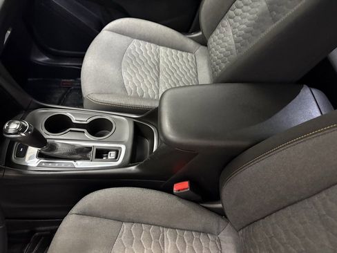 Used 2018 Chevrolet Equinox LT image 16