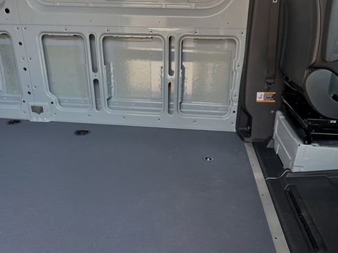 Used 2024 Mercedes-Benz Sprinter 2500 image 11