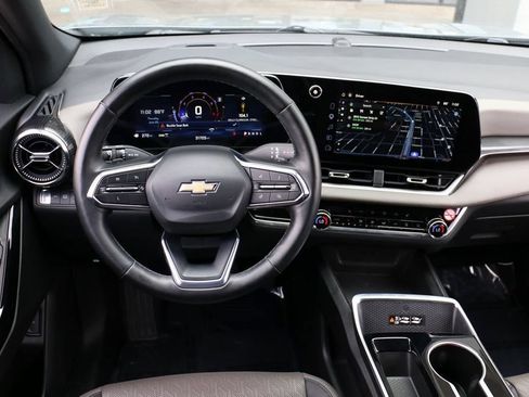 Used 2025 Chevrolet Equinox LT w/ Convenience Package II AWD/4WD image 23