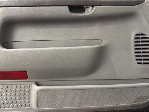 Used 2004 Ford F250 XL image 21